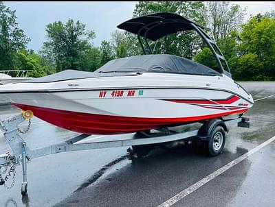 BOATZON | 2020 Yamaha Boats AR195