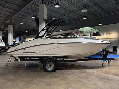 BOATZON | Yamaha Boats AR195 2025