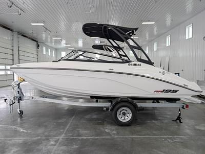 BOATZON | 2025 Yamaha Boats AR195