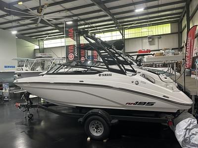 BOATZON | Yamaha Boats AR195 2025