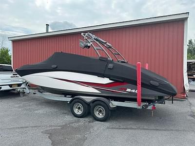 BOATZON | Yamaha Boats AR240 2019