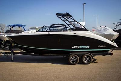 BOATZON | 2023 Yamaha Boats AR250