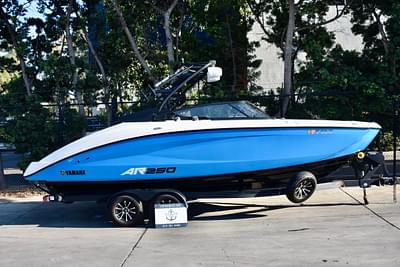 BOATZON | Yamaha Boats AR250 2023