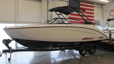 BOATZON | Yamaha Boats AR250 2024