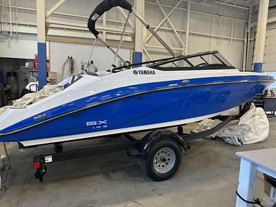 BOATZON | Yamaha Boats SX195 2025