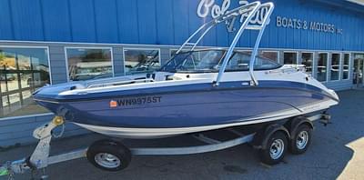 BOATZON | Yamaha Boats SX210 2019