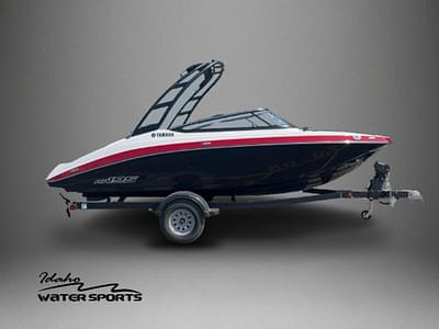 BOATZON | Yamaha jet boats AR195 2025