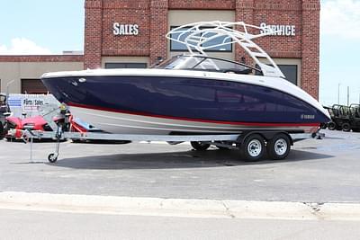 BOATZON | Yamaha Marine 252SDYACHT BLUEGALVANIZED 2025
