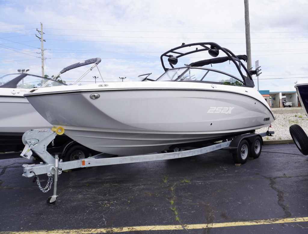 2024 Yamaha Marine 252XE - Sold Boat