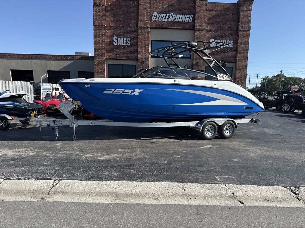 2025 Yamaha Marine 255XDMIST GRAYGALVANIZE - Sold Boat