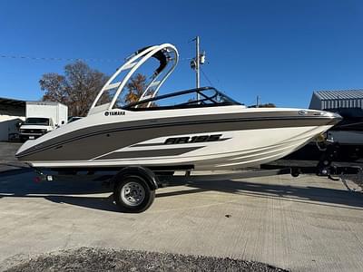 BOATZON | Yamaha Marine AR195 2023