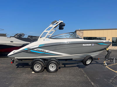 BOATZON | Yamaha Marine AR210 2020