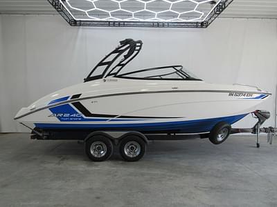 BOATZON | Yamaha Marine AR240 2018