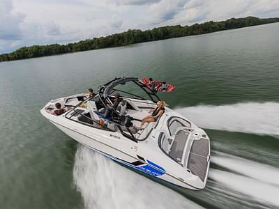 BOATZON | Yamaha Marine AR240 2018