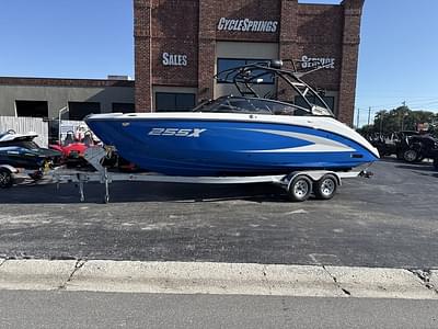 BOATZON | Yamaha Marine BPT1800GBAG 2025