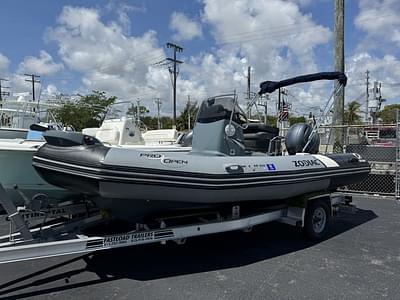 BOATZON | Zodiac Boats 18 XDC 2018