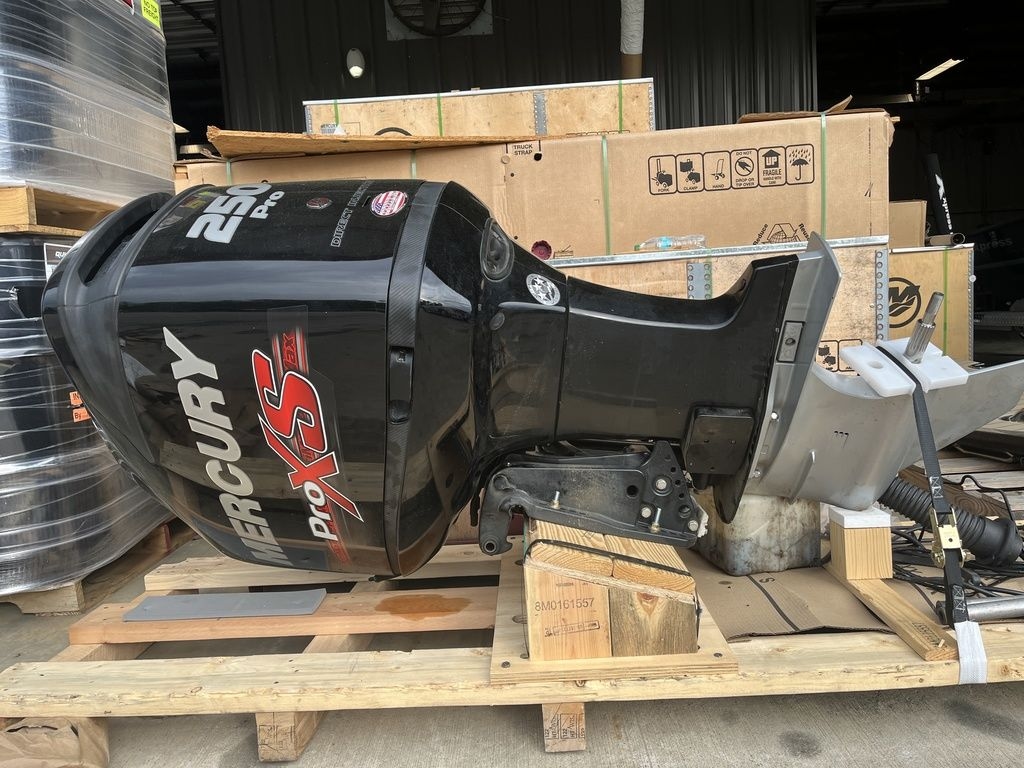 2017  Mercury Marine® Pro XS 250 HP Torque Master 2017 - Sold Boat