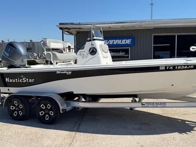 BOATZON | NauticStar 215 XTS Shallow Bay 2021