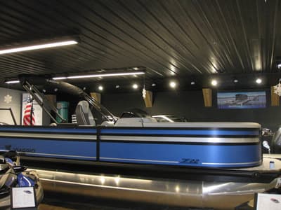BOATZON | VIAGGIO Z22D TRITOON w YAMAHA F250XB MOTOR 2026