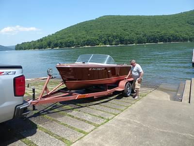 BOATZON | 1959 Chris Craft Continental