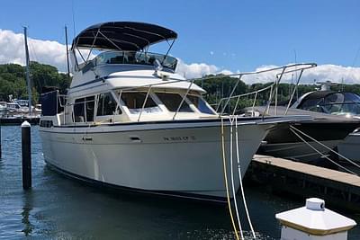 BOATZON | 1986 Tollycraft 34 Sundeck Cruiser