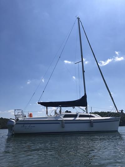 BOATZON | 2003 Catalina 250 Water Ballast Sailboat with 2021 Honda 99 and trailer