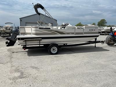 BOATZON | 2003 Hurricane Fun Deck 196R