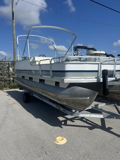 BOATZON | 2003 Tracker Boats 20ft