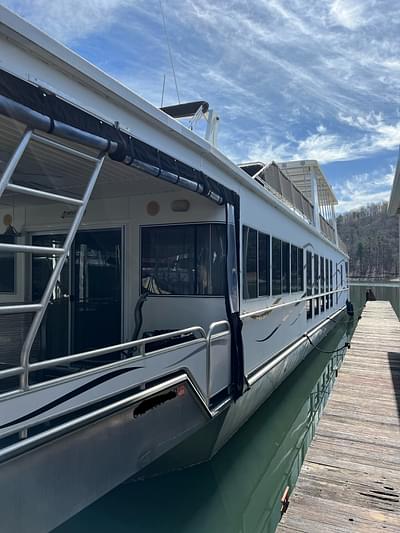 BOATZON | 2005 Fantasy 18x85 Houseboat