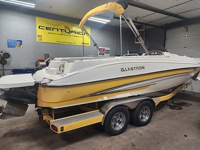 BOATZON | 2005 Glastron DS215