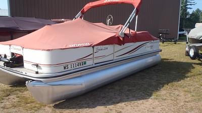 BOATZON | 2005 Lowe SUNCRUISER TRINIDAD 204