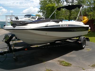 BOATZON | 2012 Bayliner 197 Deck Boat