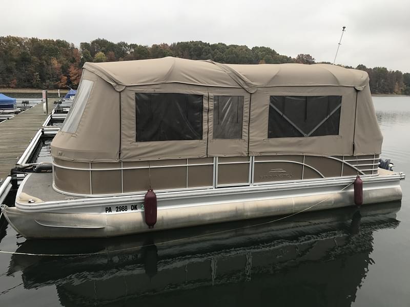 Used 2012 Bennington 2275 GL Family pontoon w full enclosure Yamaha