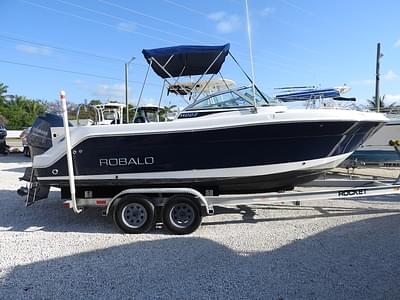 BOATZON | 2013 Robalo 227DC