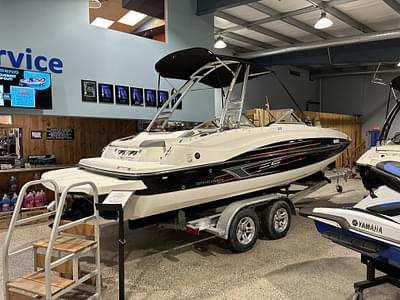 BOATZON | 2014 Bayliner 215 Deck Boat