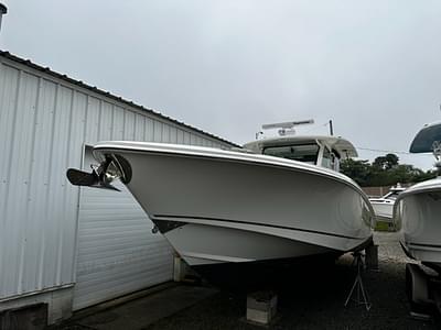 BOATZON | 2014 Boston Whaler 370 Outrage