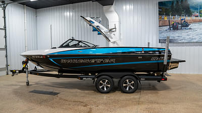 BOATZON | 2014 Malibu Boats Wakesetter 21 VLX