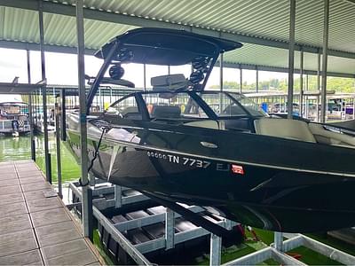 BOATZON | 2016 Malibu Boats Wakesetter 25 LSV