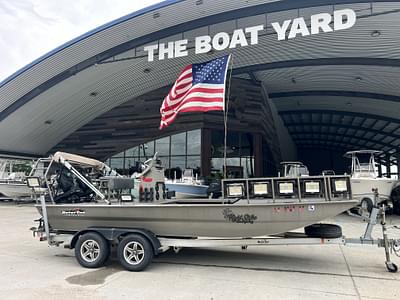 BOATZON | 2017 Gator Tail 2072