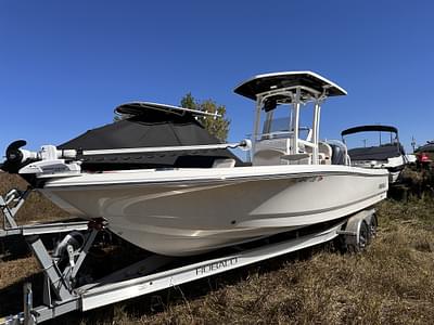 BOATZON | 2017 Robalo 246 Cayman