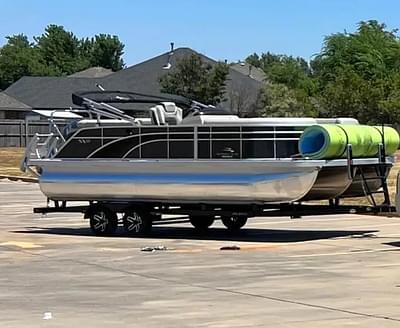 BOATZON | 2019 Bennington Triton SX22 Premium