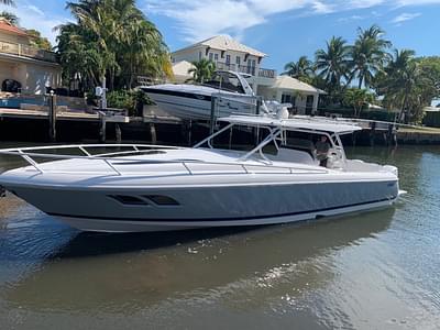 BOATZON | 2019 Intrepid 407 Cuddy