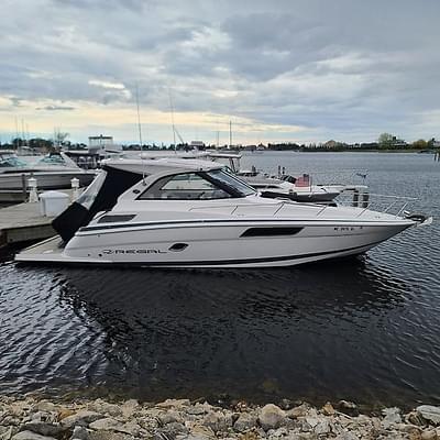 BOATZON | 2019 Regal 35 Sport Coupe