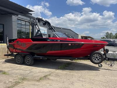 BOATZON | 2021 Axis Wake Research T22