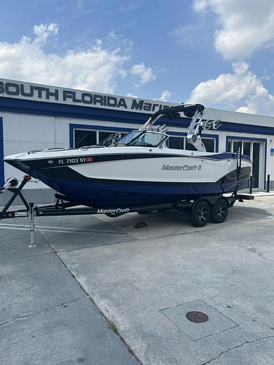 BOATZON | 2021 MasterCraft X24