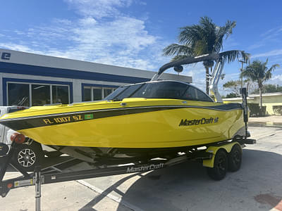 BOATZON | 2021 MasterCraft XT21