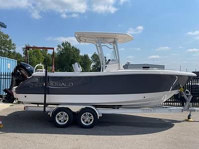 BOATZON | 2021 Robalo R230 Center Console