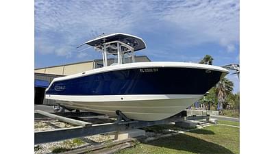 BOATZON | 2021 Robalo R242