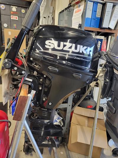 BOATZON | 2021 Suzuki Marine DE20A 20 hp tiller steer 15 electric start EFI