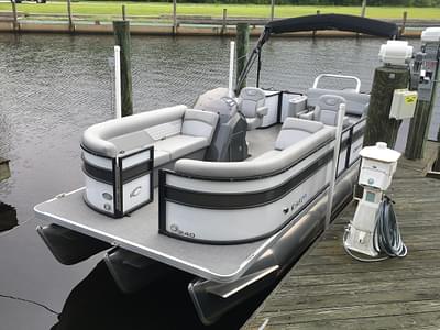 BOATZON | 2022 Crest Tritoon  240